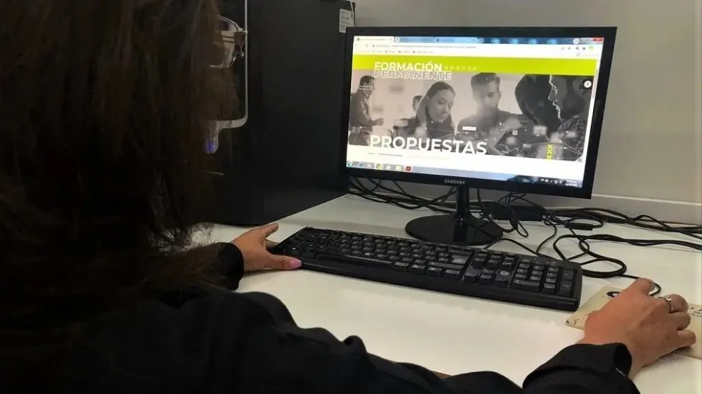 La nueva oferta de Formación Permanente incluye cinco propuestas virtuales destinadas a distintos actores del sistema educativo de Río Negro. Foto: archivo.