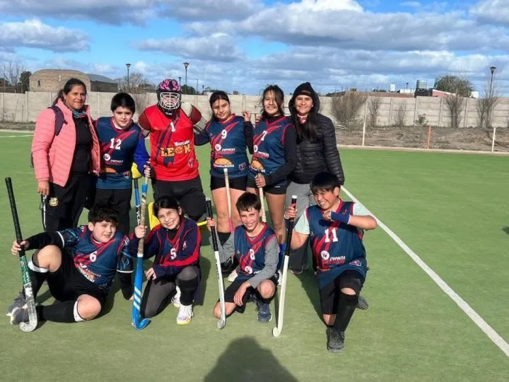 El hockey del Club Lamarque disputó la sexta fecha de la Liga del Valle Medio en Las Grutas y ya piensa en los play-offs. Foto: gentileza.