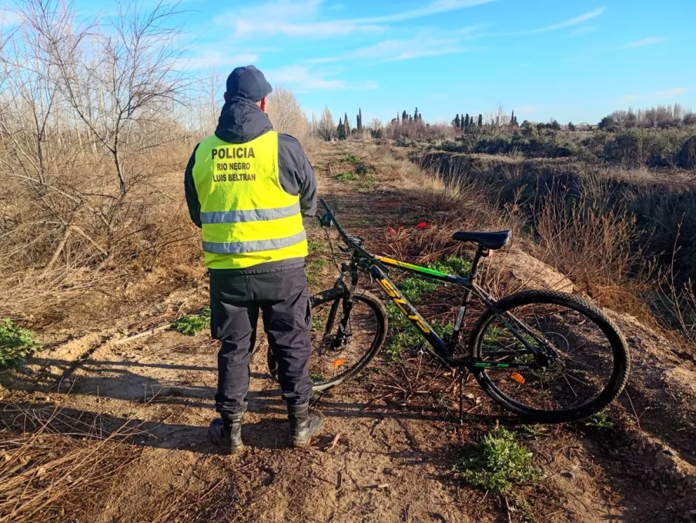 La bicicleta fue localizada durante un rastrillaje policial en inmediaciones del cementerio de Luis Beltrán. Foto: gentileza.