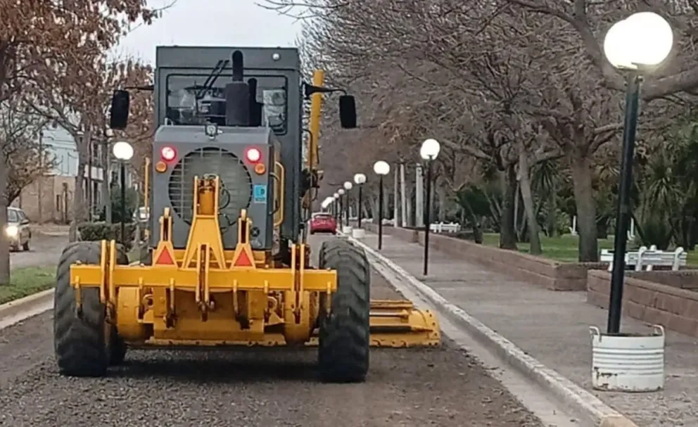 Los trabajos sobre calle Kennedy contemplan la colocación de postes cada 20 metros a lo largo de aproximadamente tres cuadras. Foto: gentileza.