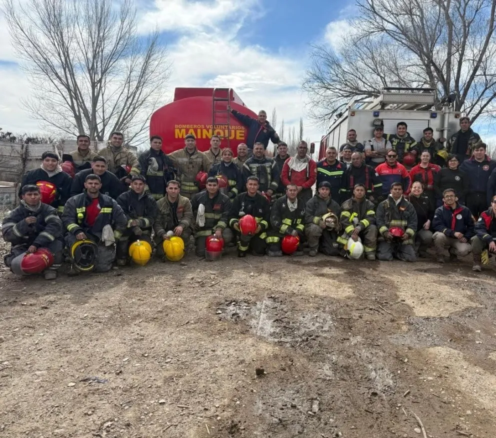 Bomberos Voluntarios de Choele Choel participaron en Mainqué de una capacitación nacional sobre estrategias y tácticas para el abordaje de incendios estructurales. Foto: gentileza.