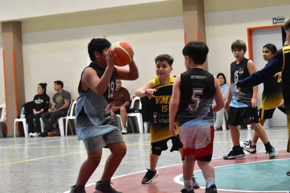 La Escuela Municipal de Básquet de Luis Beltrán recibirá a Básquet Lamarque por la cuarta fecha de la Liga Formativa. Foto: archivo.