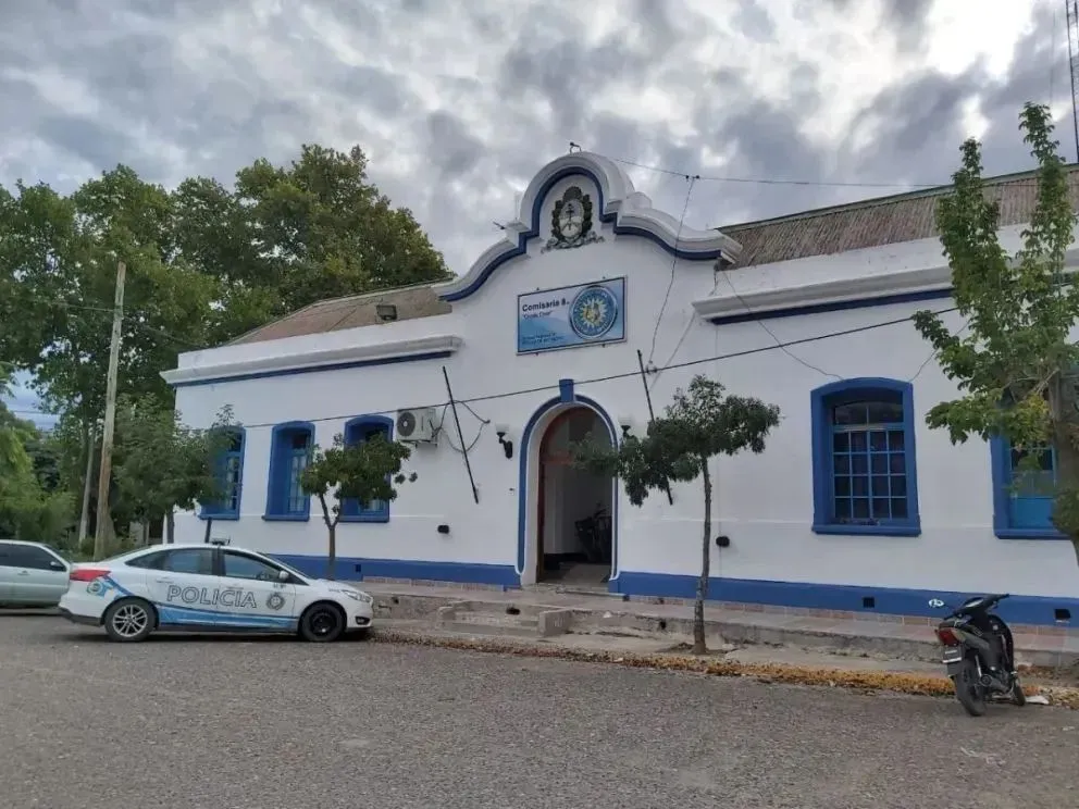 Personal policial, de Criminalística y del Ministerio Público Fiscal trabajó durante varias horas en el sector cercano al cementerio de Lamarque. Foto: archivo.
