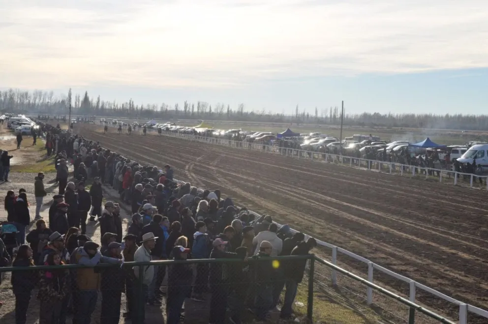 El Hípico El Fogón tendrá el domingo una extensa jornada turfística con 21 carreras y participación de ejemplares de distintos puntos de la región. Foto: gentileza.