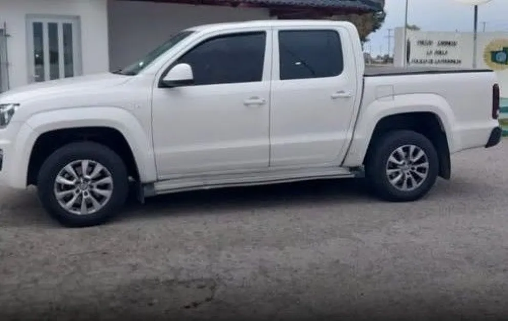 La Volkswagen Amarok fue interceptada durante un operativo de control realizado sobre la Ruta Nacional 22, a la altura del kilómetro 854. Foto: gentileza.
