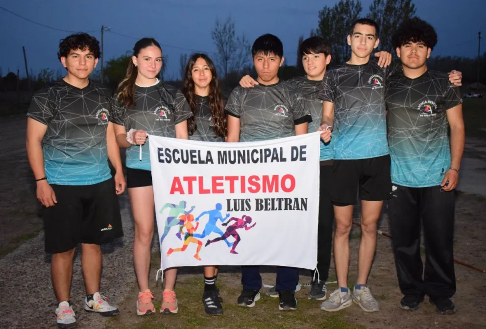 Ocho atletas de la Escuela Municipal participan en Viedma del Provincial clasificatorio para los Juegos Evita y Araucanía. Foto: gentileza.