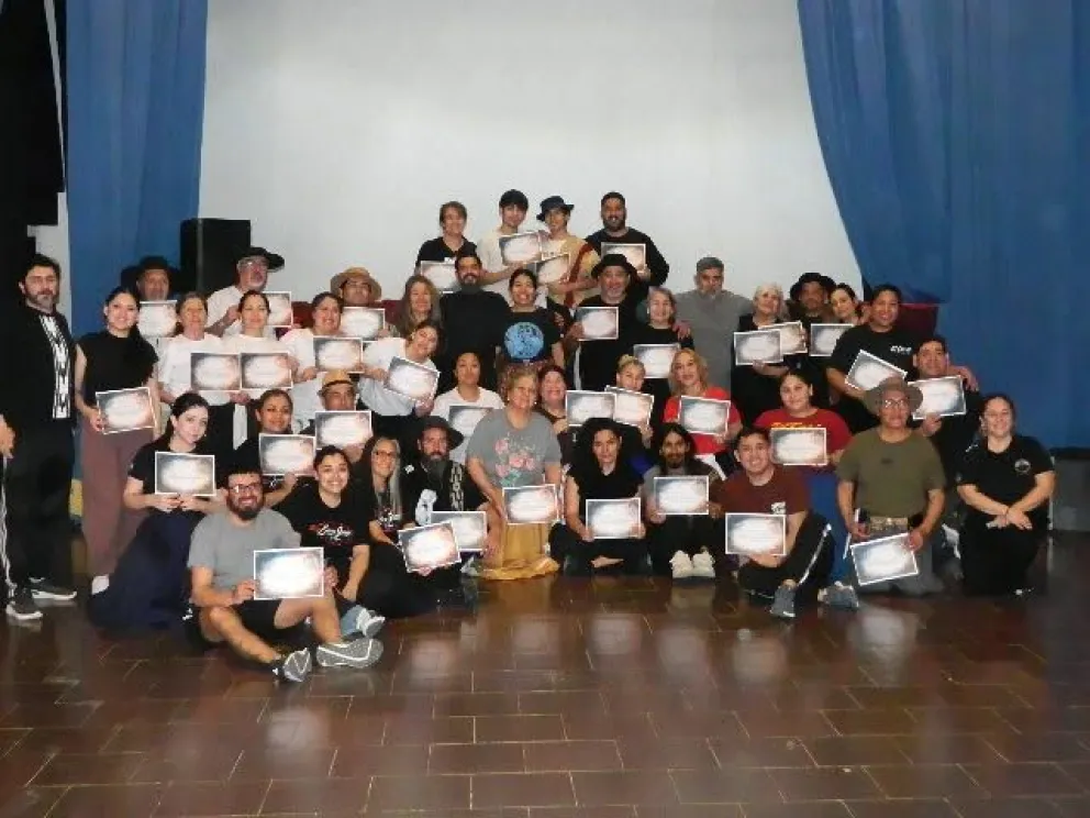Bailarines de distintos puntos de Río Negro participaron en Lamarque del seminario “Esencia”, una propuesta de formación e intercambio dedicada especialmente a la zamba. Foto: gentileza.