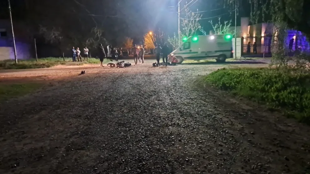 Tras el choque se hizo presente en el lugar una ambulancia del hospital local.