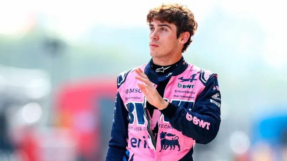 Franco Colapinto avanzó desde el fondo de la grilla y terminó 13° en el Gran Premio de Bahréin disputado en Sepang, en una carrera marcada por la lluvia y las cambiantes condiciones de pista. Foto: web.