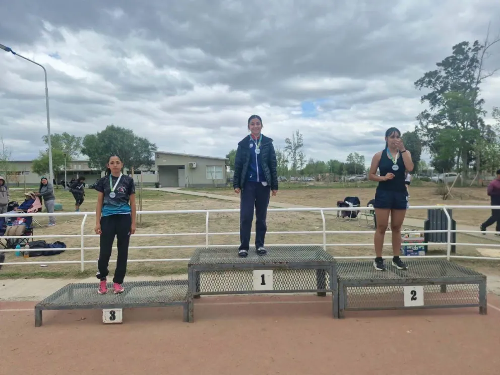 Clarisa Vuillermin participó en cinco de las siete fechas del campeonato y terminó como número 1 del ranking U14 en 80 metros, 150 metros y salto en largo. Foto: gentileza.