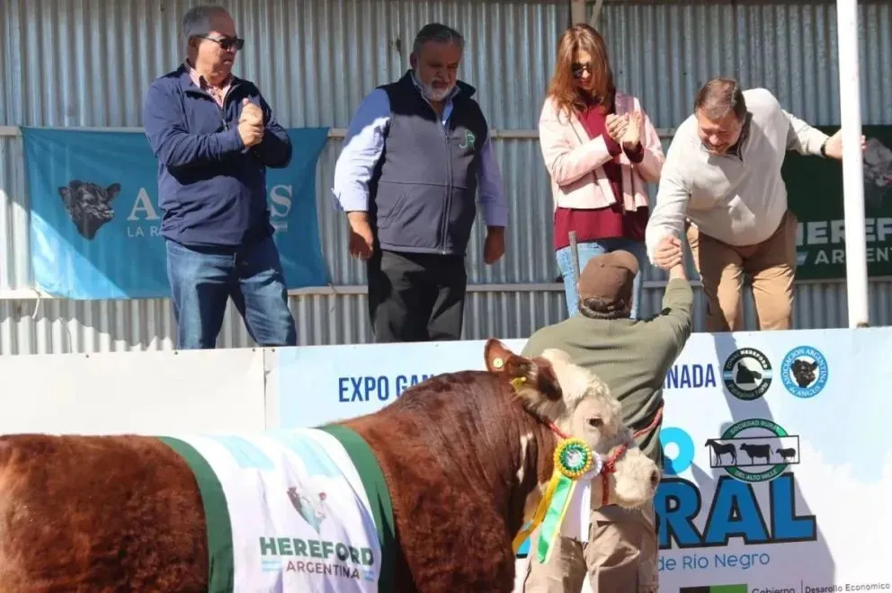 El gobernador valoró el trabajo de productores y la Sociedad Rural como central para el éxito del evento. Foto: Tania Domenicucci - ANR.