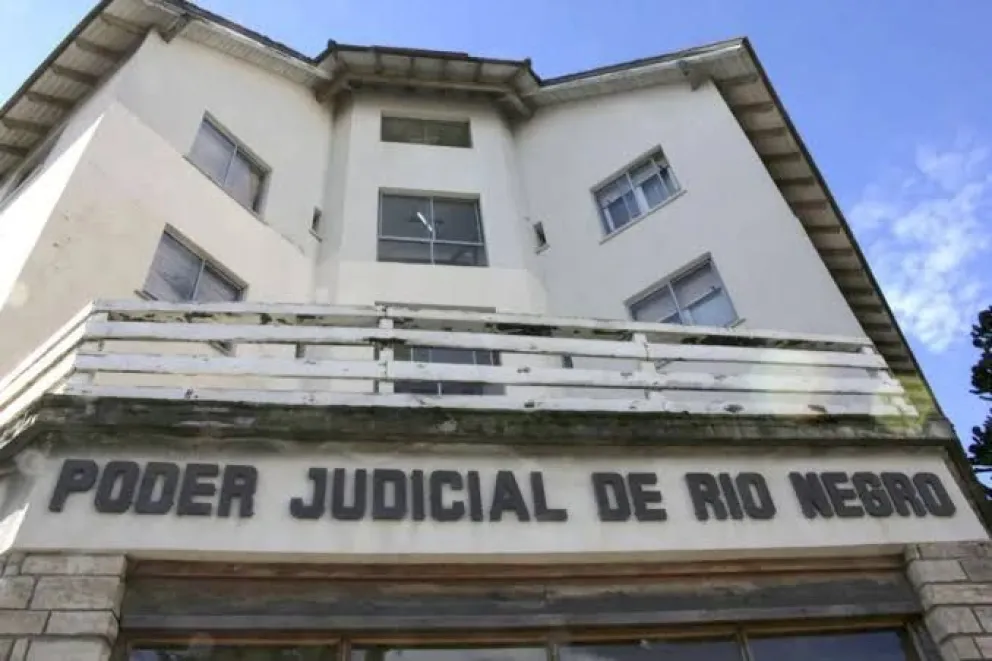 Estudiantes de las ESRN 47 y 153 de Choele Choel participan de la propuesta que los prepara para realizar un simulacro de Juicio por Jurados. Foto: archivo.
