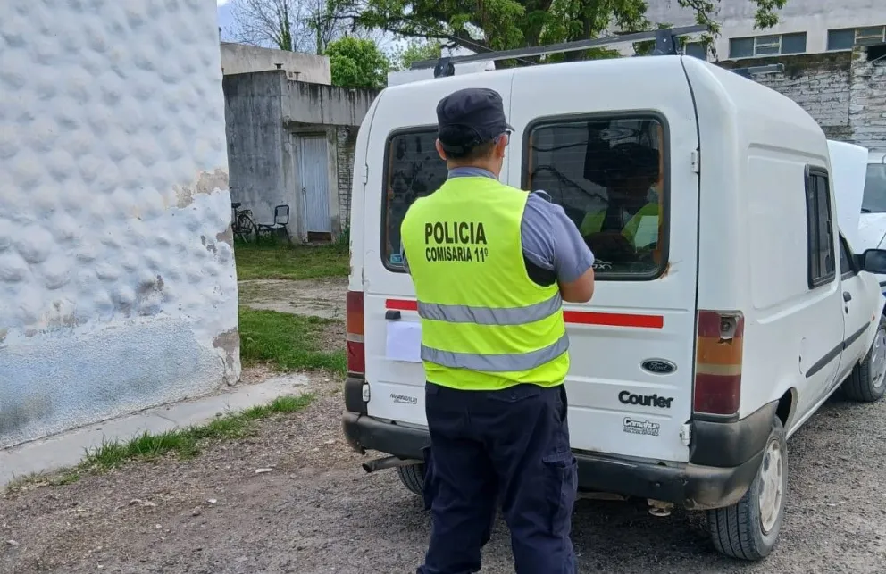 La Policía de Río Colorado secuestró una camioneta Ford Courier que tenía un pedido judicial vigente. Foto: gentileza.