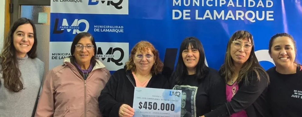 La Cooperadora del Hospital de Lamarque completó la primera etapa del techado para resguardar los móviles sanitarios y recibió un aporte municipal de $450 mil para la carrera de concientización sobre la diabetes del próximo 8 de noviembre. Foto: gentileza