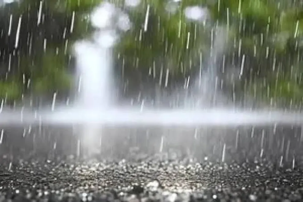 El Servicio Meteorológico Nacional mantiene la alerta amarilla por tormentas para el miércoles 21 y jueves 22 de octubre, con lluvias intensas, posible granizo y ráfagas de viento en el Valle Medio. Foto: archivo.