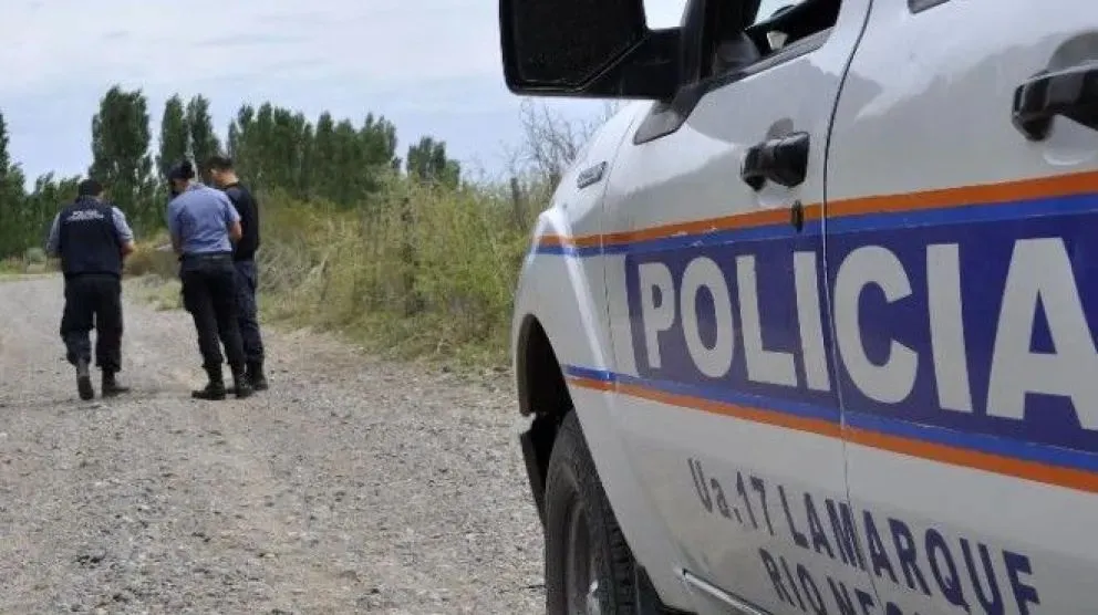 La Justicia laboral de General Roca reconoció una incapacidad permanente del 8,9% a un policía que sufrió una grave lesión de rodilla mientras trabajaba en la Brigada Rural de Lamarque. Foto: archivo.