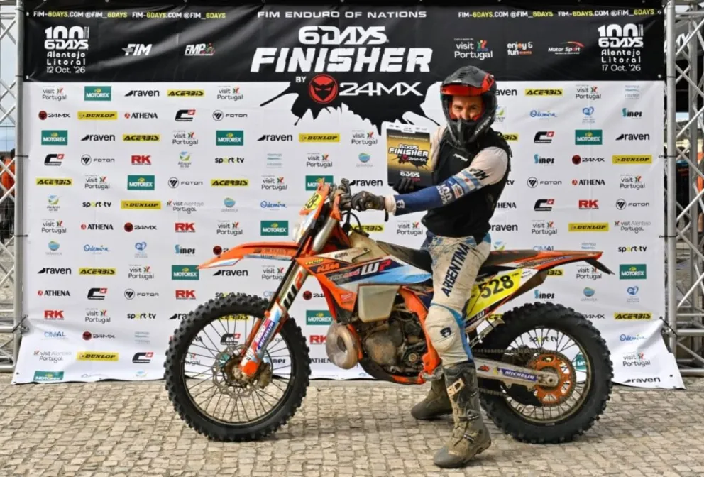 Néstor Amundarain completó los seis días de competencia del Six Days of Enduro en Portugal, donde recorrió más de 1.200 kilómetros junto a su equipo. Foto: gentileza.