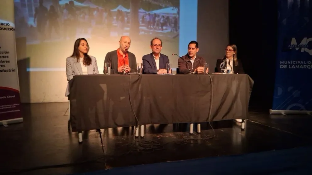 Valle Medio Emprende celebrará su décima edición en Lamarque con 120 puestos, más de 30 artistas regionales y una amplia variedad de actividades. Foto: gentileza.