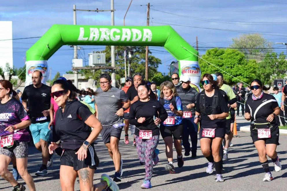 La cuarta edición de “Beltrán Corre y Camina por la Inclusión” reunió a atletas y vecinos de toda la región en una jornada deportiva y solidaria organizada por AUNAR. Foto: gentileza.