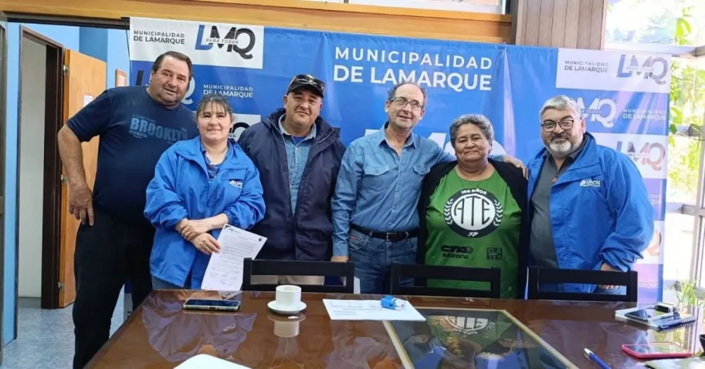 La secretaria general de ATE Valle Medio, Mariela Rodríguez, confirmó el acuerdo salarial alcanzado en Lamarque y brindó detalles de las negociaciones que el gremio mantiene en Chimpay, Luis Beltrán y Coronel Belisle. Foto: gentileza.