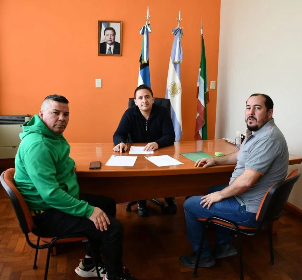 ATE Río Negro presentó un pedido formal al intendente Duilio Minieri para avanzar en la regularización laboral y el pase a planta permanente de trabajadores municipales de Río Colorado. Foto: gentileza.